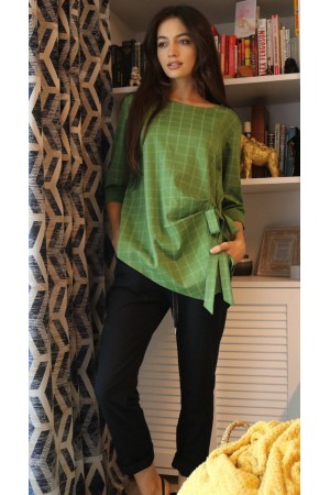 A casual top Aimelia Br2483 in Green with a chic tie detail.
