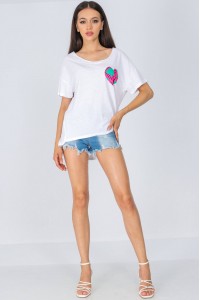 Cotton tshirt, Aimelia Br2470, in White, with a heart motif.
