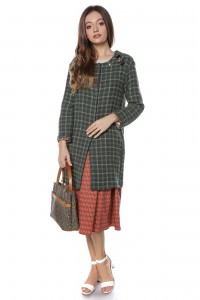 Checked wool coat with a jewelled brooch, Aimelia - JR435