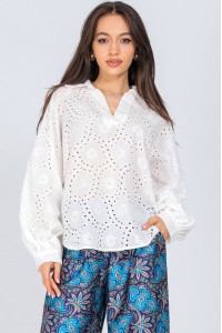 Oversized top Aimelia BR2573 White in an embroidered cotton fabric