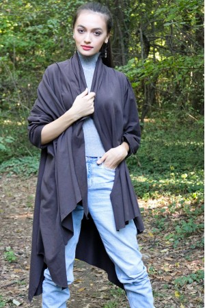 Oversized waterfall cardigan Aimelia Br2486 in Mink with an attached shawl