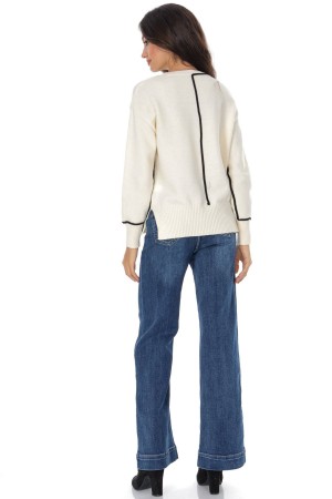 Casual jumper with a contrasting trim Cream Aimelia BR2934 Casual jumper with a contrasting trim Cream Aimelia BR2934