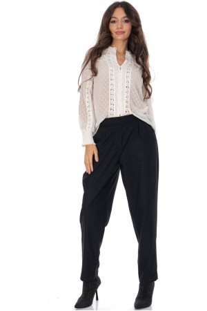 Casual trousers with pockets in Black Aimelia TR568