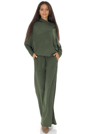 Cozy Women’s Sweater with Asymmetric Cut Khaki BR2904 Cozy Women’s Sweater with Asymmetric Cut Khaki BR2904