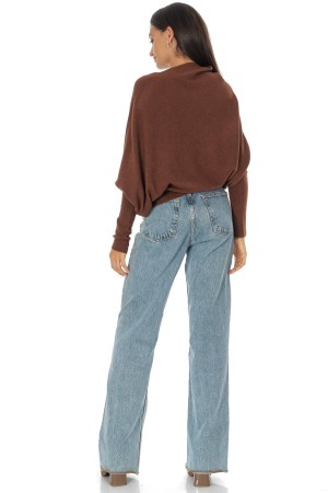 Cozy Women’s Sweater with Asymmetric Cut Brown BR2911 Cozy Women’s Sweater with Asymmetric Cut Brown BR2911