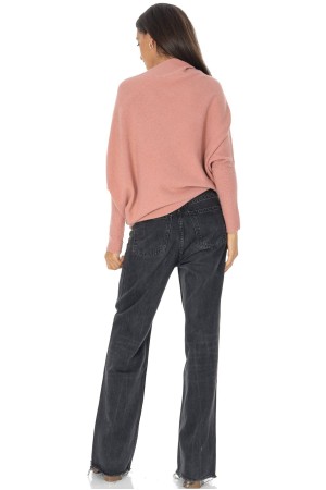 Cozy Women’s Sweater with Asymmetric Cut Peach BR2903 Cozy Women’s Sweater with Asymmetric Cut Peach BR2903