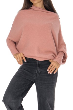 Cozy Women’s Sweater with Asymmetric Cut Peach BR2903 Cozy Women’s Sweater with Asymmetric Cut Peach BR2903