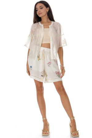 Embroidered shorts with pockets in Cream Roh TR581