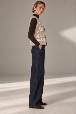 Beige Floral Knitted Sleeveless Waistcoat - AIMELIA BR3019